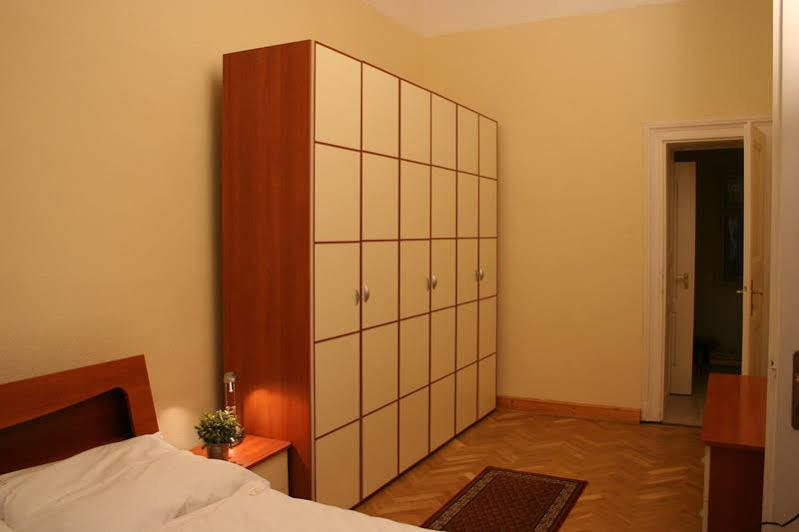 Хостел Walking Bed Budapest Downtown Экстерьер фото